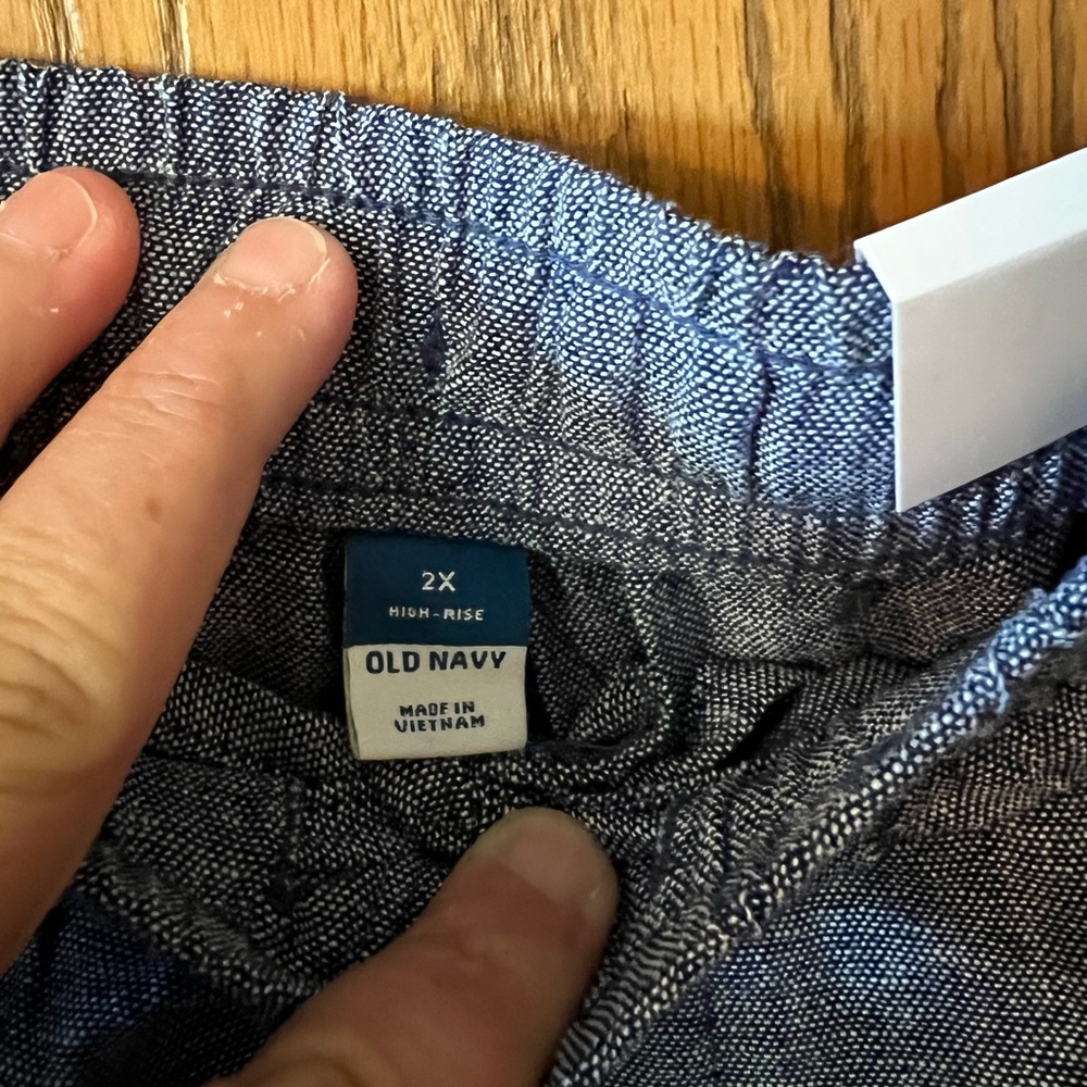 Womens Old Navy size 2x high rise shorts - Picture 4 of 6